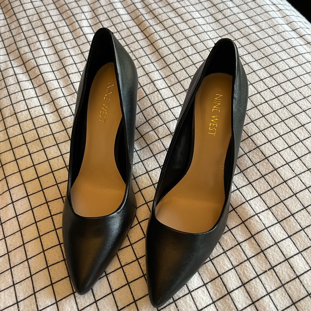 Nine West Black Pointed-Toe Pumps